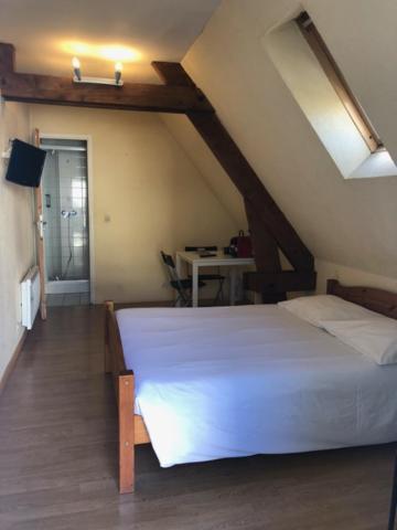 Jardin Fleury Apartment Gien Bagian luar foto