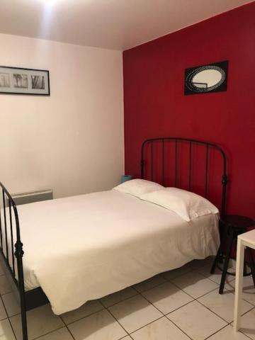 Jardin Fleury Apartment Gien Bagian luar foto
