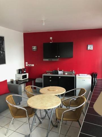 Jardin Fleury Apartment Gien Bagian luar foto