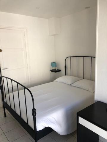 Jardin Fleury Apartment Gien Bagian luar foto