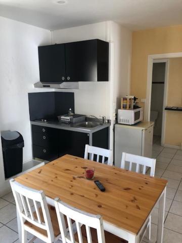 Jardin Fleury Apartment Gien Bagian luar foto